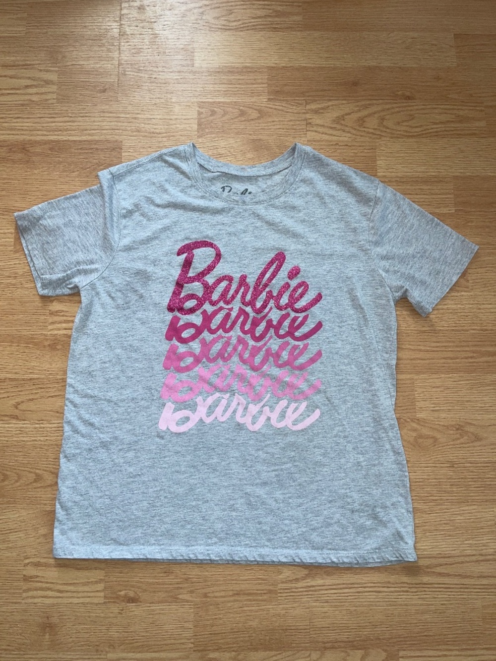 Barbie Hybrid Apparel Gray & Pink Short Sleeve Tee T-Shirt Size Medium